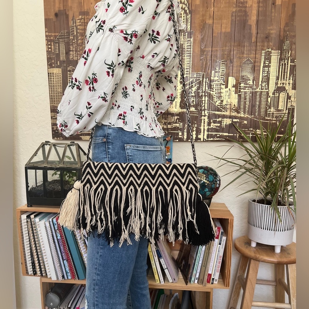 Classic Black & White Zig Zag Fringe Shoulder Bag - Retro Geometric Clutch Bag
